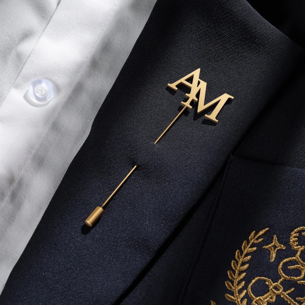 Tuxedo Lapel Pin - Spilla con Iniziali Personalizzate da Uomo