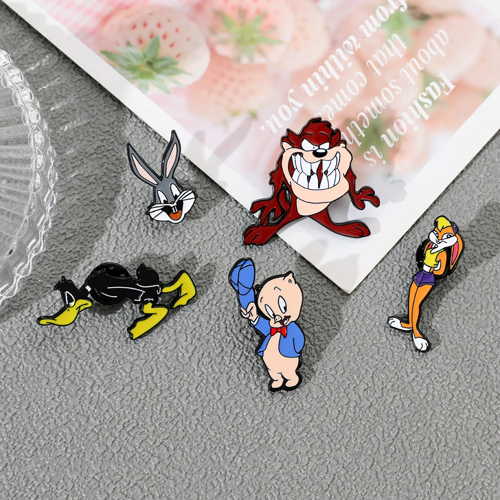 Set di Spille a Forma di Conig - Tuxedo Lapel Pin recensione e prezzo