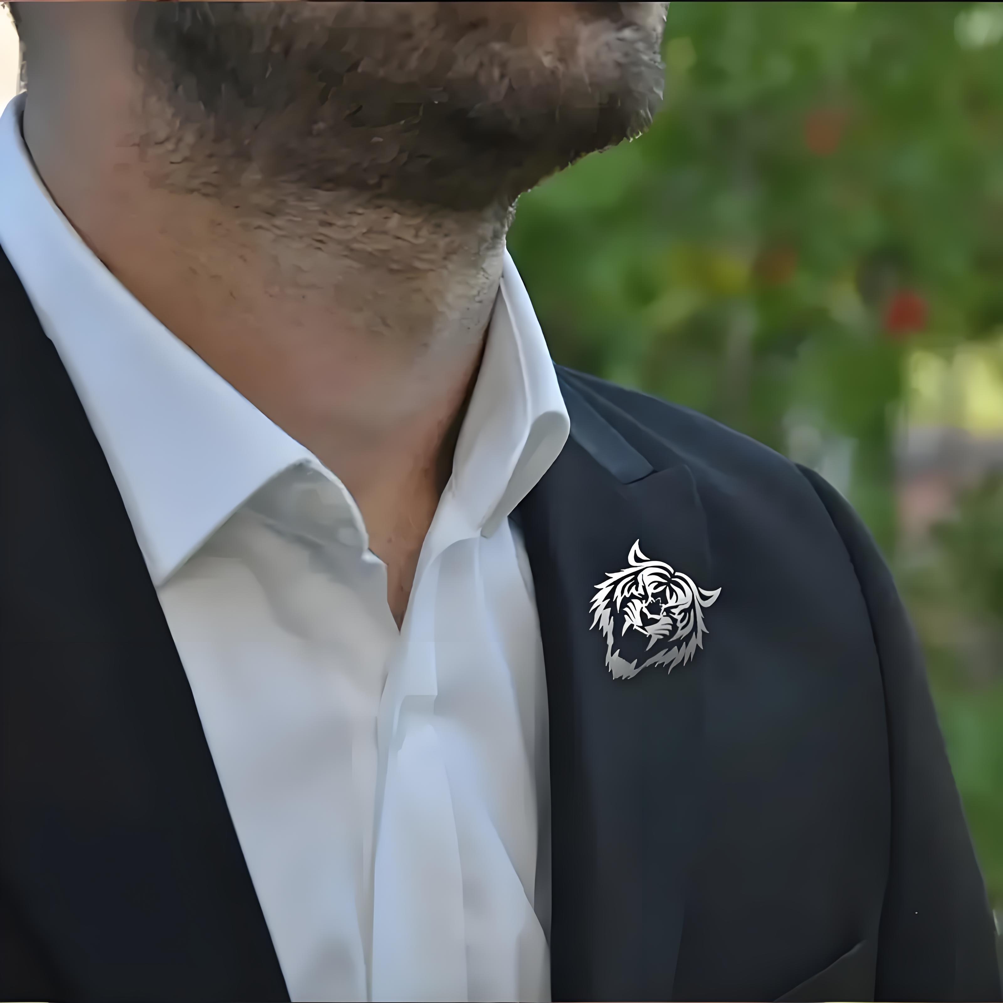 Spilla da uomo con testa di ti - Tuxedo Lapel Pin recensione e prezzo
